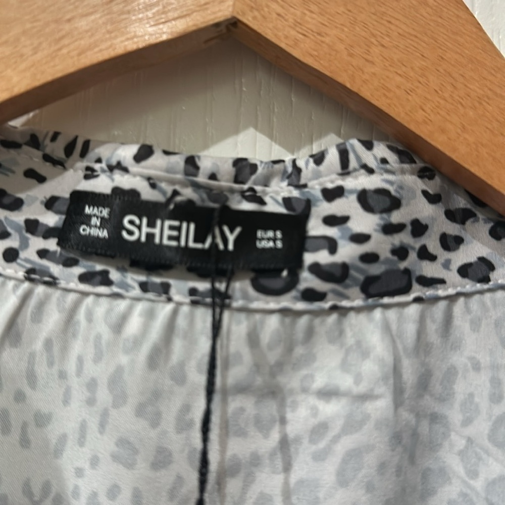 SHEILAY Sz S oversized, leopard pattern button up long sleeve dress NWT - Picture 2 of 5